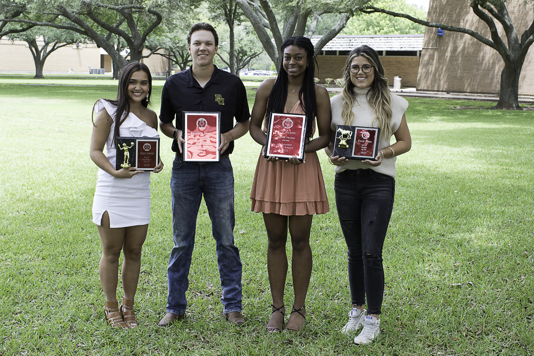 BASEBALL, RODEO AND VOLLEYBALL TEAM ATHLETES RECEIVE AWARDS