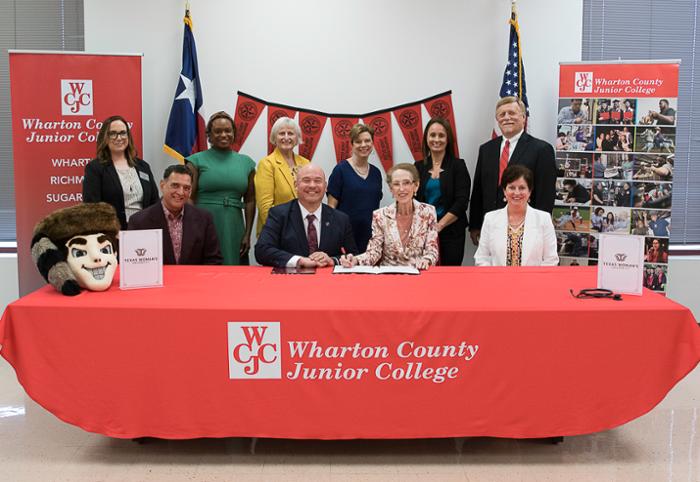 Wharton County Junior College signs agreement to aid students in transferring to Texas Woman's University